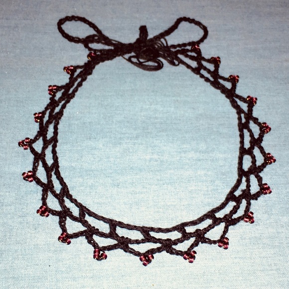Hand Crafted Delicate Victorian Crochet Choker - Picture 2 of 8